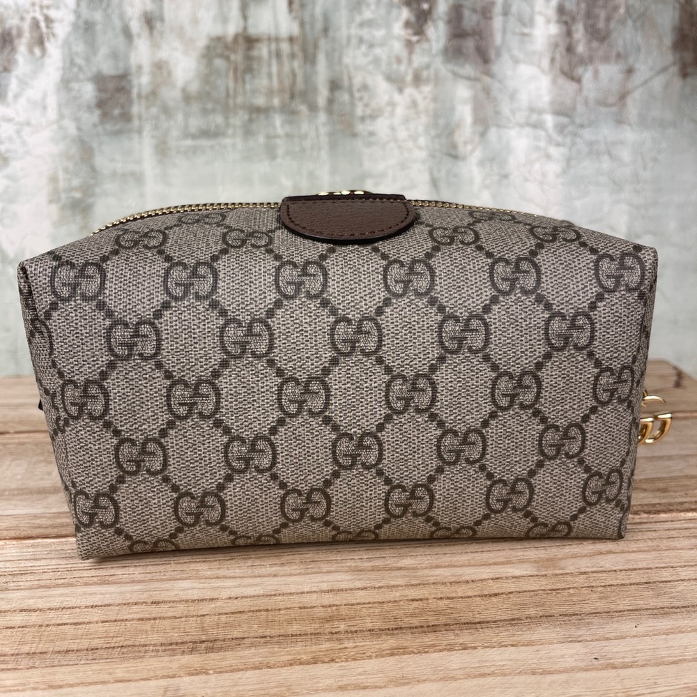 GUCCI GG SUPREME COSMETIC BAG - Picture 6 of 12